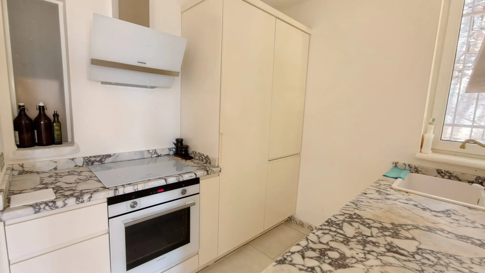 Fitted kitchen